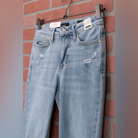 Judy Blue Skinny Jeans - Light Wash - Picture 5 of 14